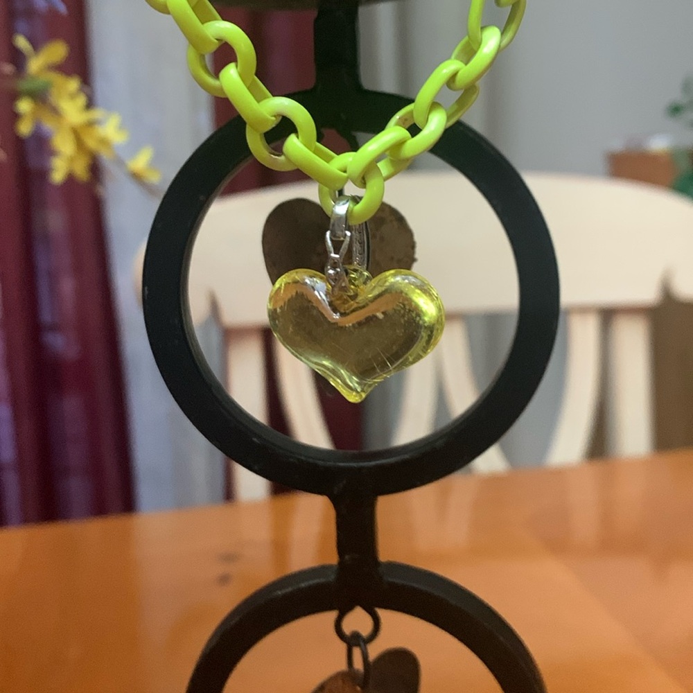 Magnetic 16”high lighter yellow heart necklace